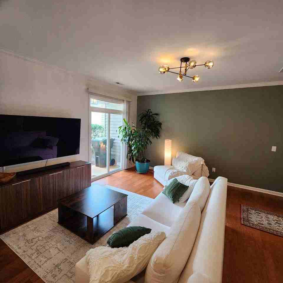 1357 Regulator St - Photo 2 of 31