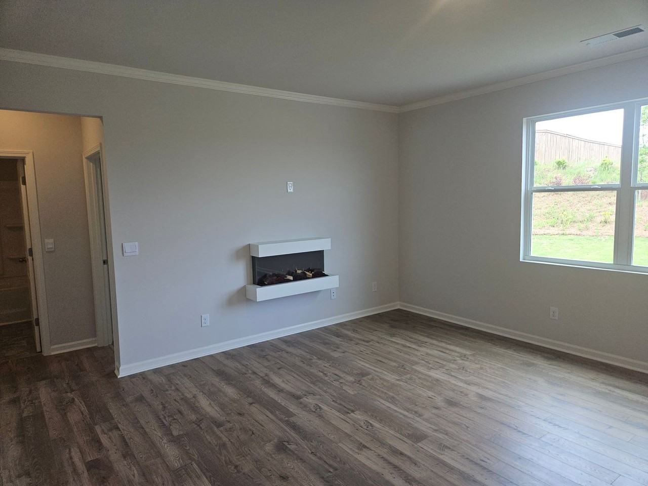 435 Thompson Dr - Photo 6 of 12