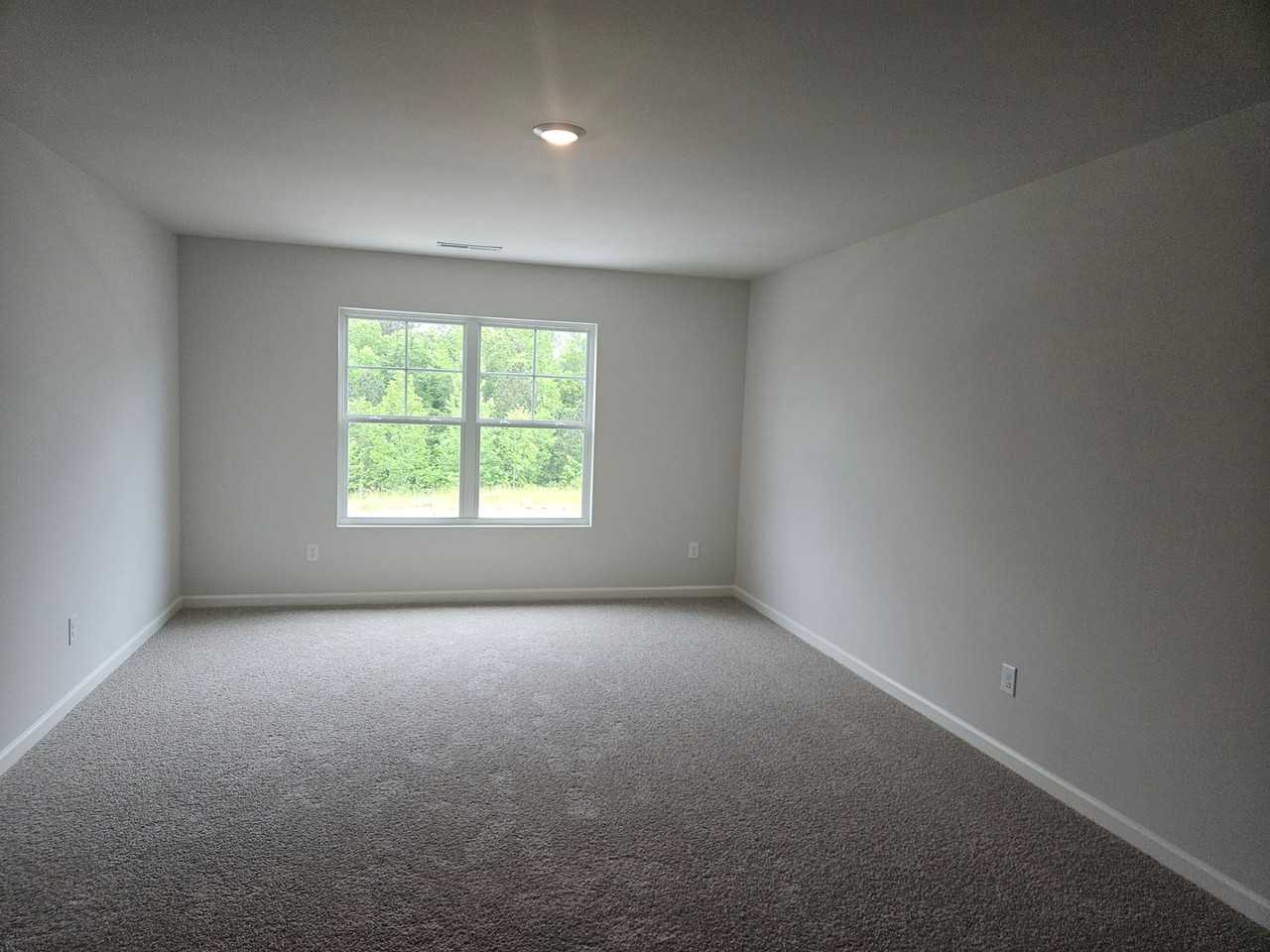 435 Thompson Dr - Photo 7 of 12