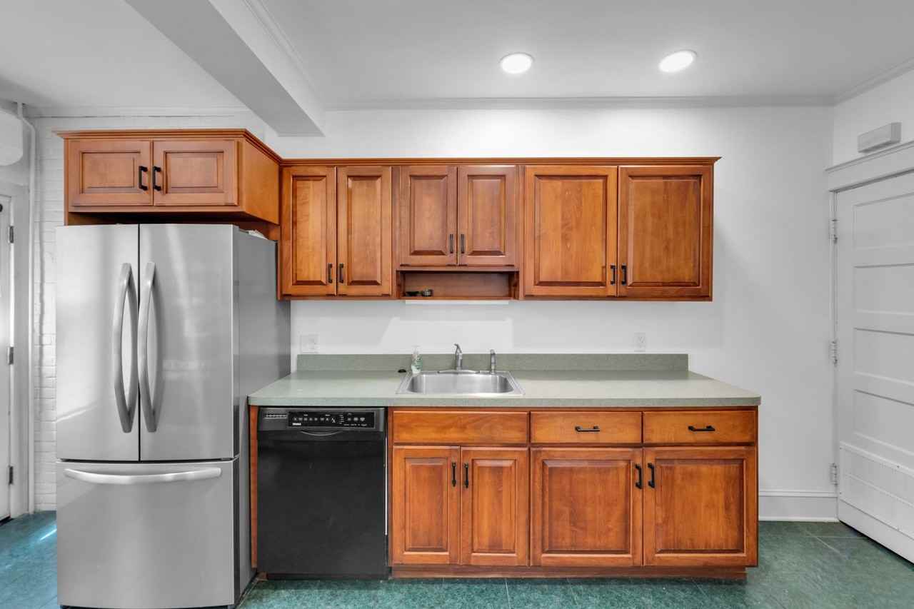 42 E Wall St - Photo 5 of 28