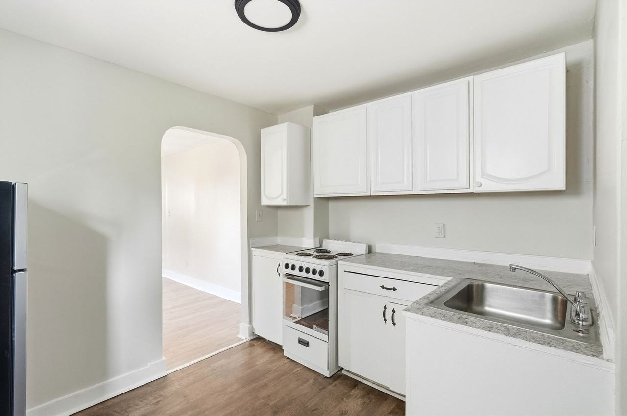 37 Mead St - Photo 2 of 20