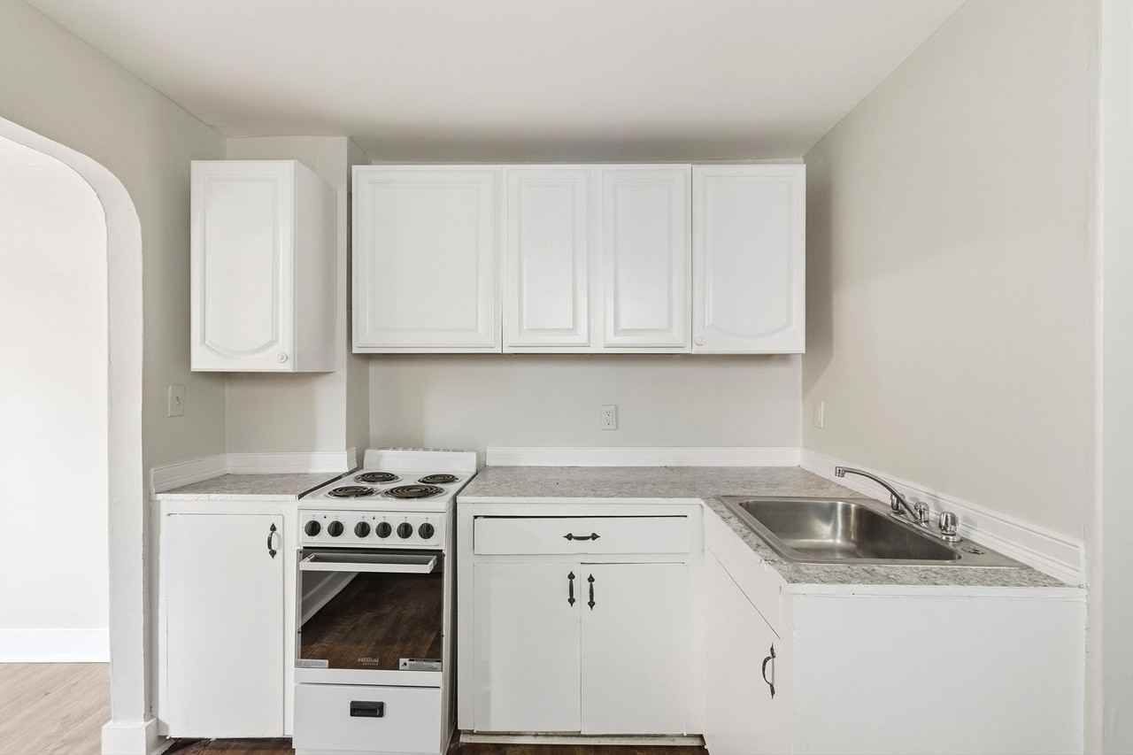 37 Mead St - Photo 3 of 20