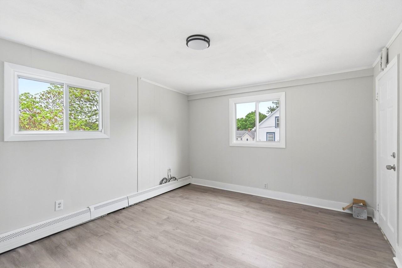 37 Mead St - Photo 6 of 20