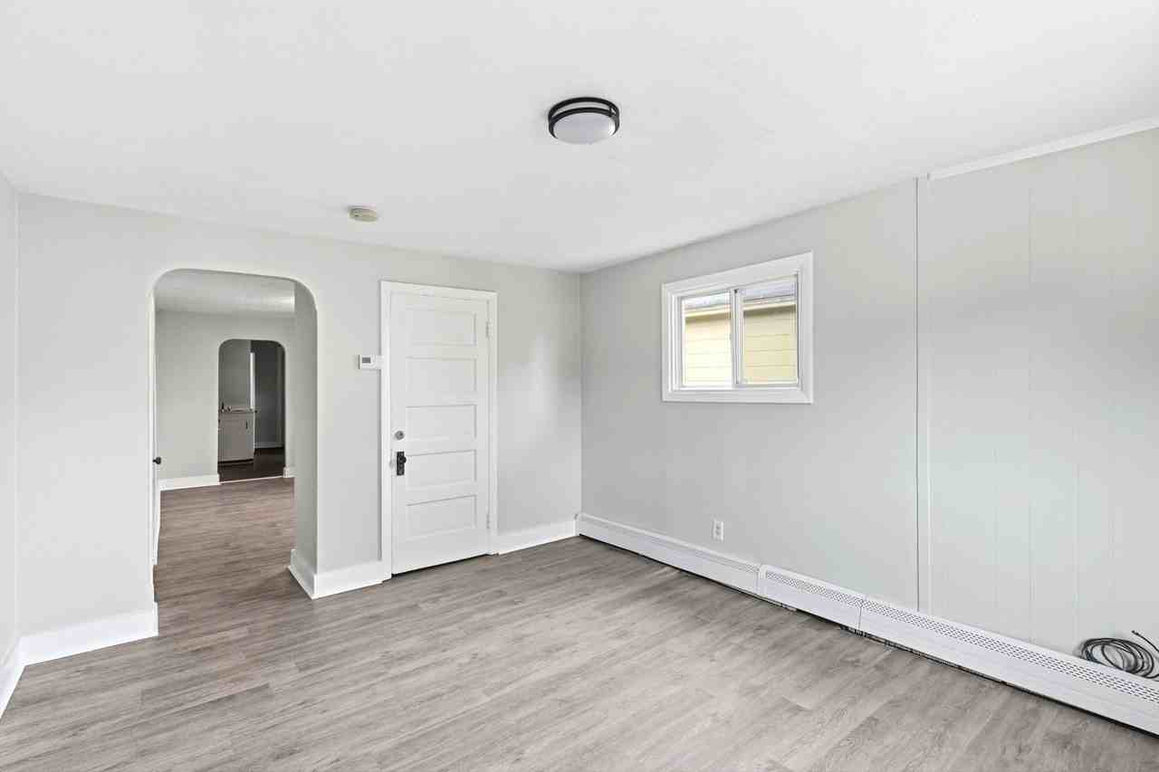 37 Mead St - Photo 7 of 20