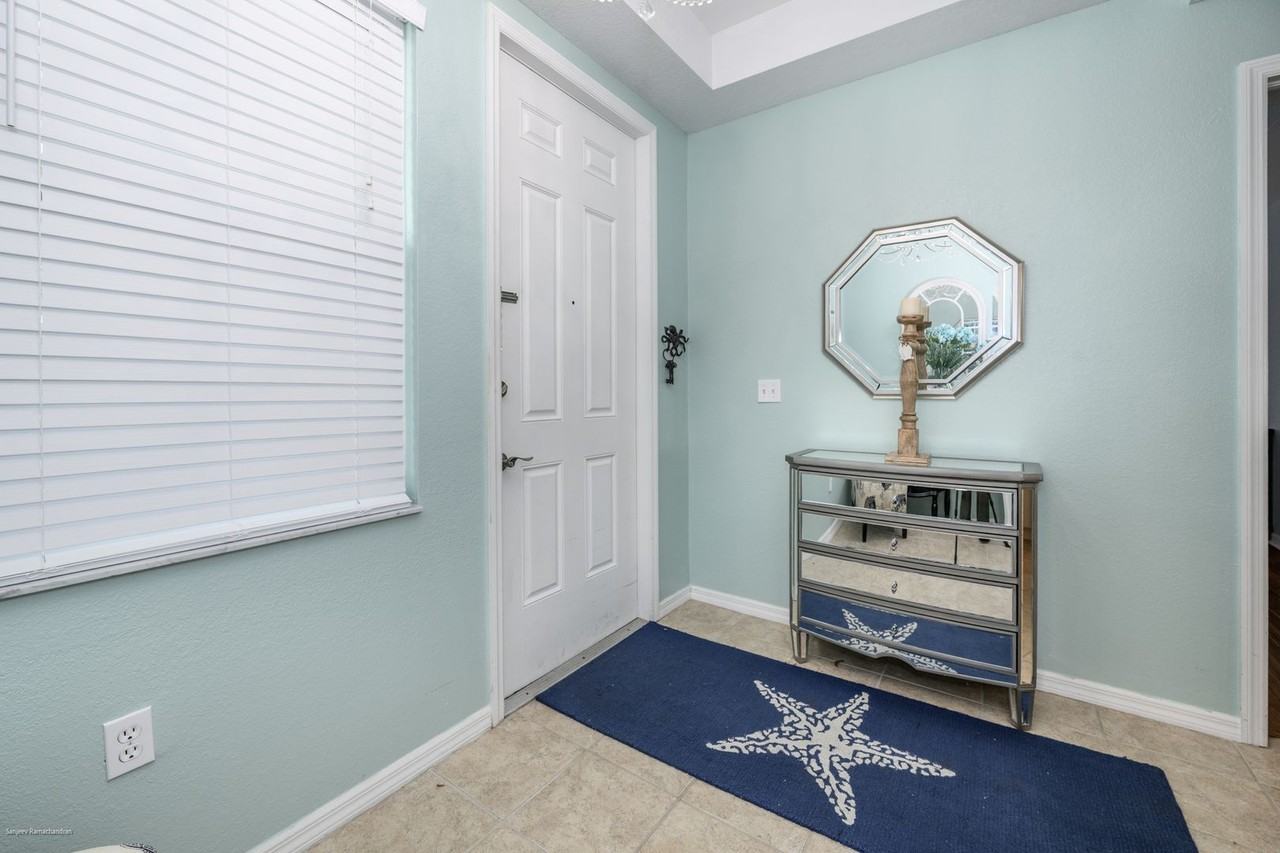 5125 Melbourne St #E201 - Photo 6 of 50