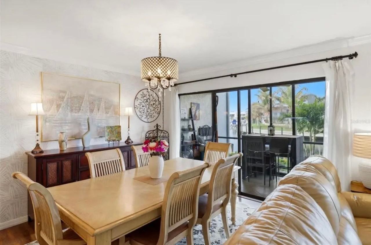 1433 Mediterranean Dr #E - Photo 7 of 21