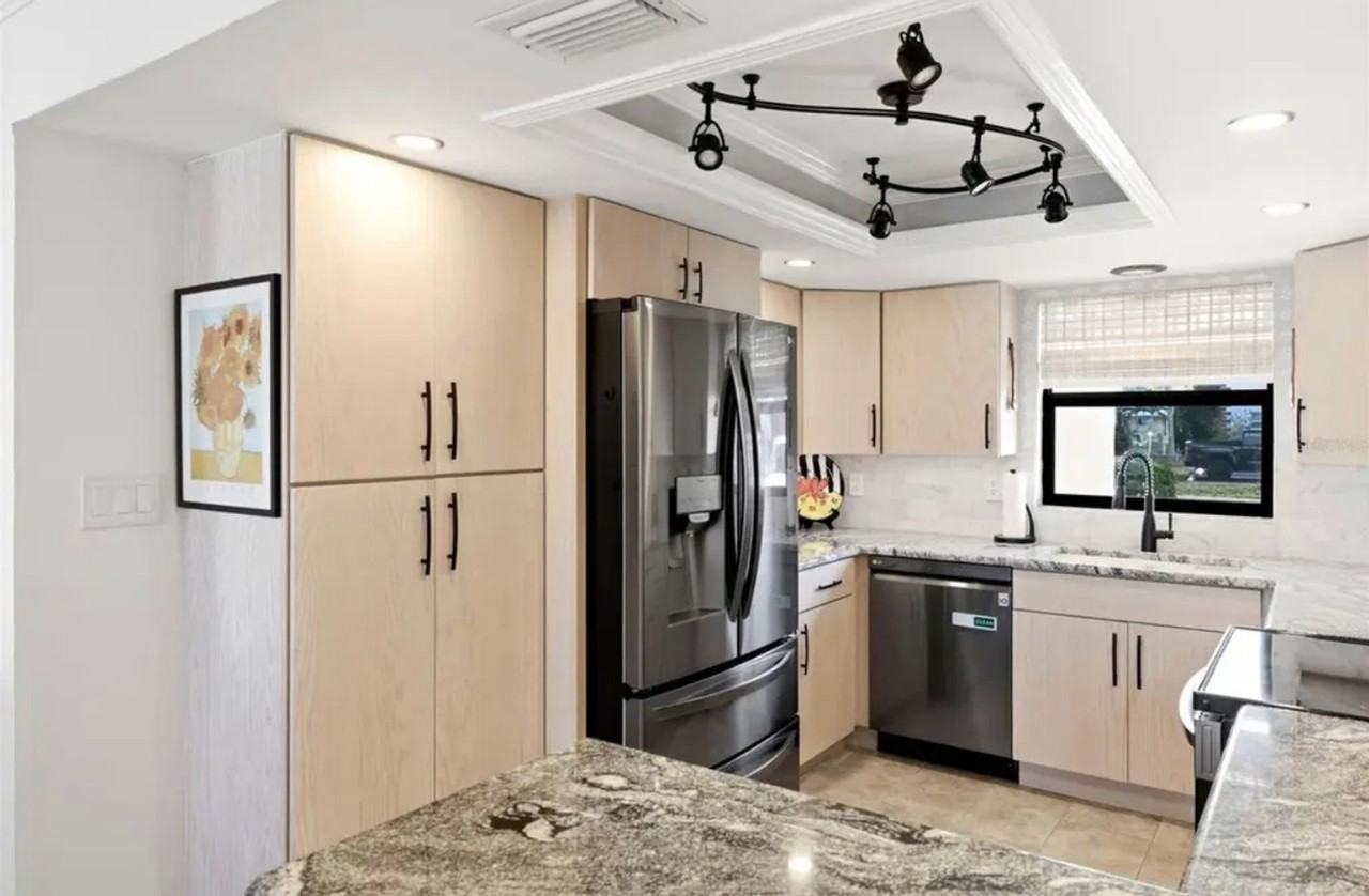 1433 Mediterranean Dr #E - Photo 3 of 23