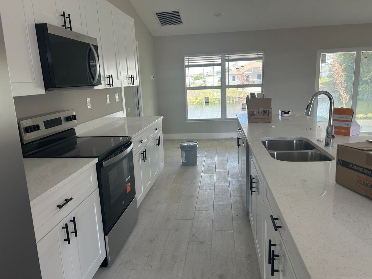 409 Ne 19th Ter - Photo 3 of 15