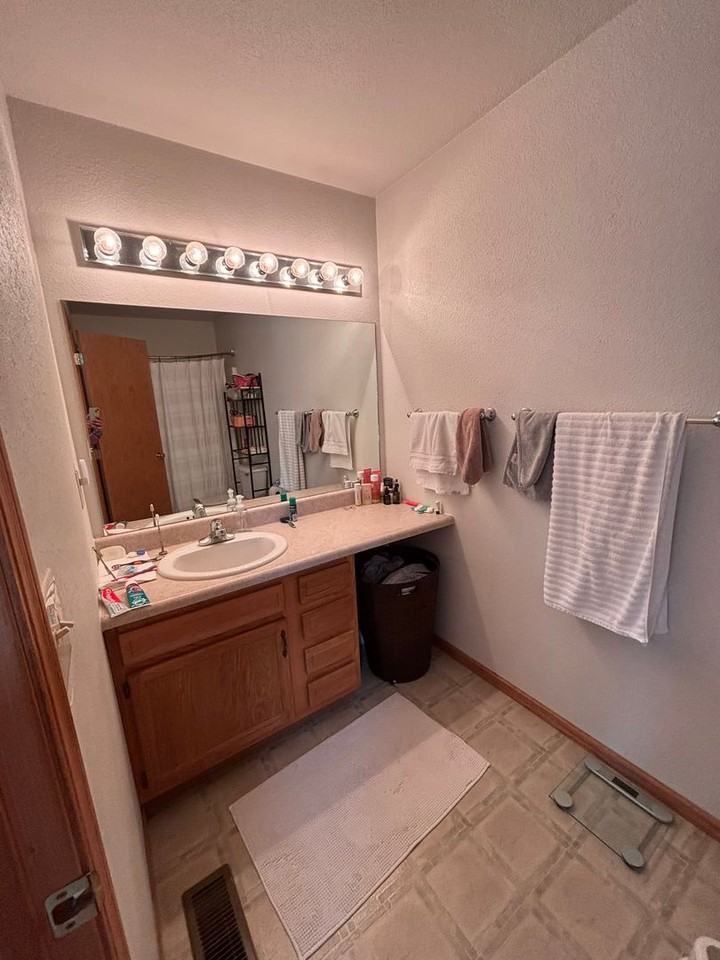 5476 Savannah St - Photo 3 of 27