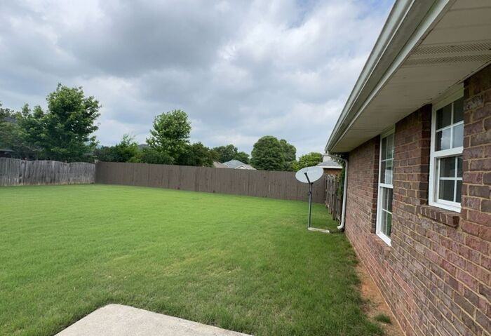 7010 Thornwood Ln Se - Photo 2 of 45