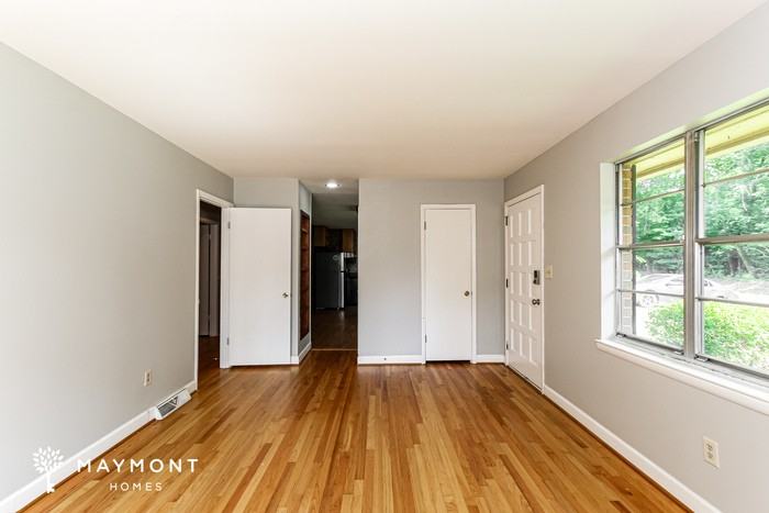 2410 Roberta Rd - Photo 6 of 15
