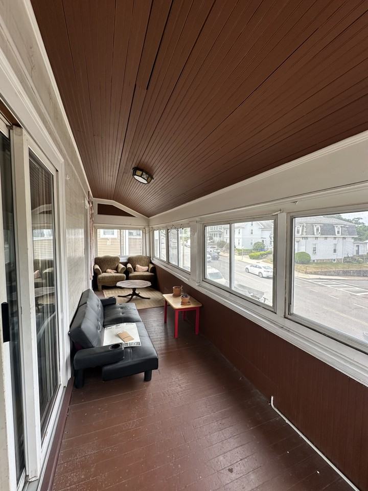 266 Market St - Photo 5 of 22