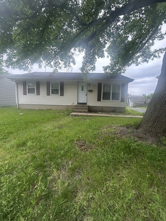 303 Wilson Park Ln - Photo 2 of 29