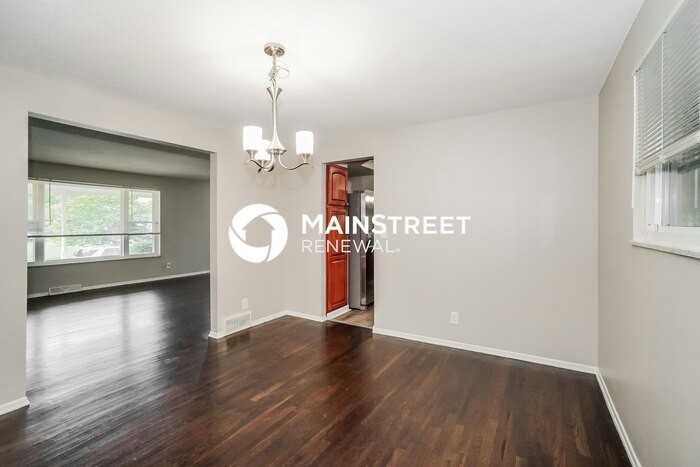 2182 Balmoral Rd - Photo 5 of 15