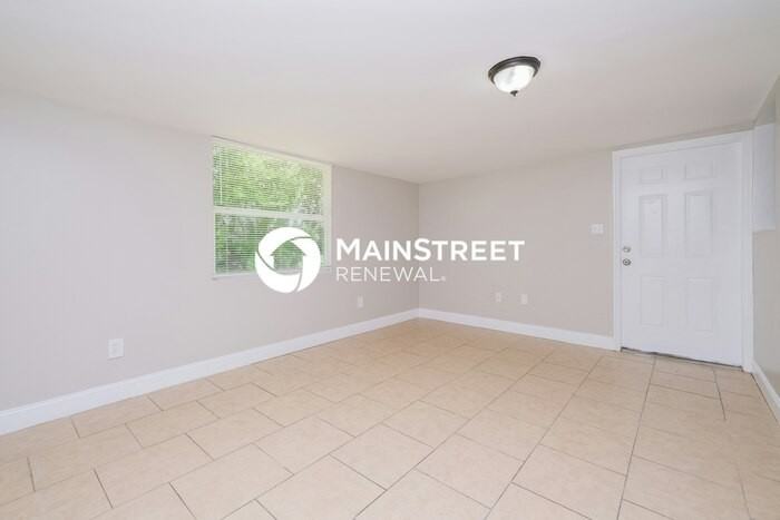 6351 Skyline Ct - Photo 4 of 15