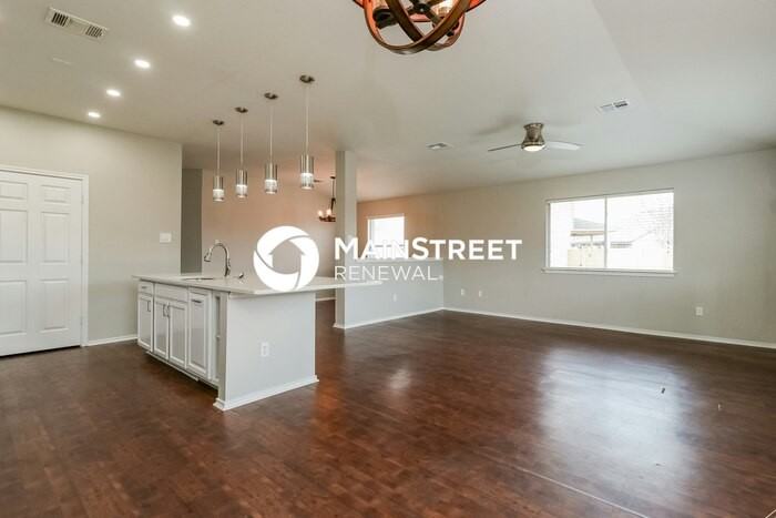13621 John F Kennedy St - Photo 4 of 15