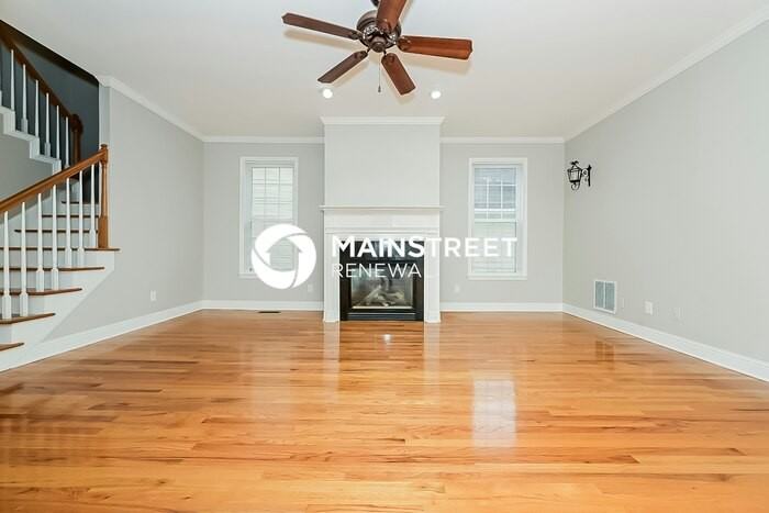 107 Denham Sq - Photo 2 of 16