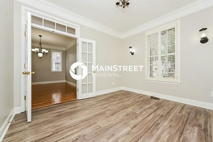 107 Denham Sq - Photo 3 of 16