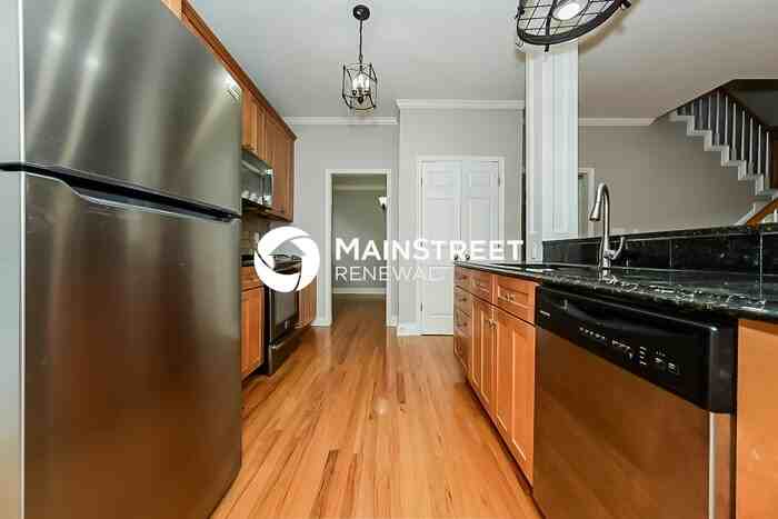 107 Denham Sq - Photo 4 of 16