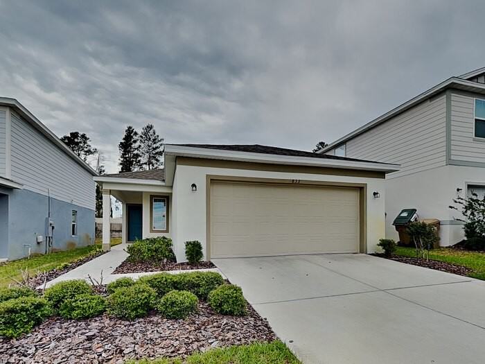 833 Rivers Crossing St