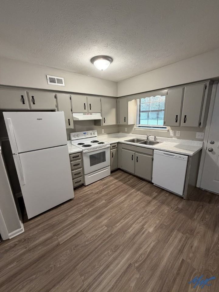 248 Caroline Dr #A - Photo 2 of 13
