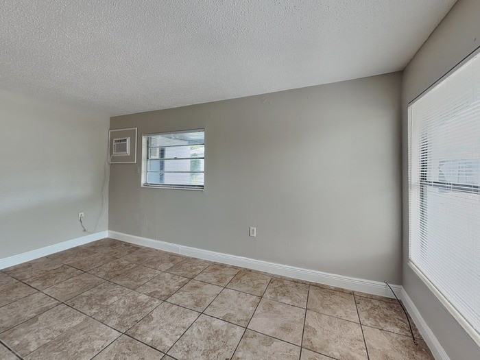 4333 Cynthia St - Photo 6 of 21