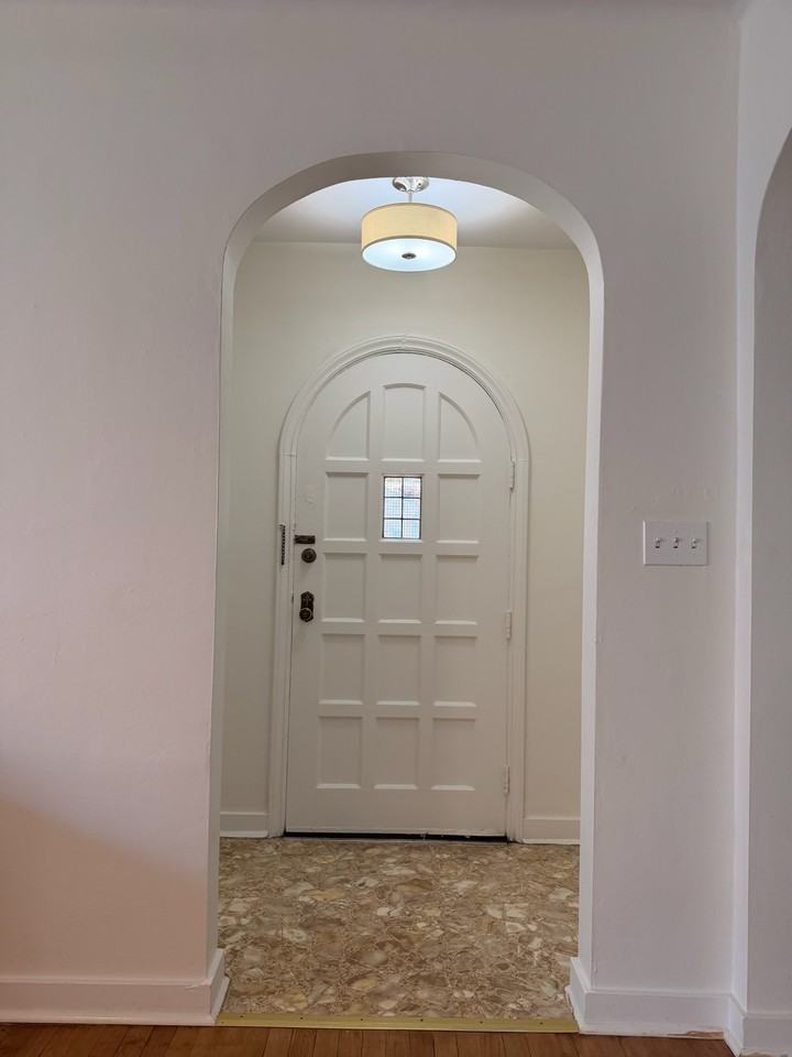 1125 15th Ave N #NA - Photo 2 of 13