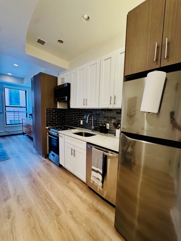 266 W 121st St #4 - Photo 4 of 8
