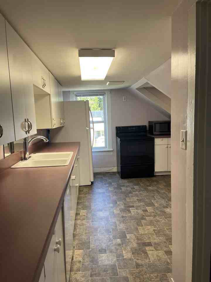 12 Davis Ave #3 - Photo 5 of 14