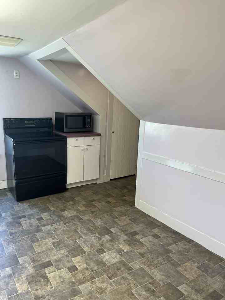12 Davis Ave #3 - Photo 6 of 14