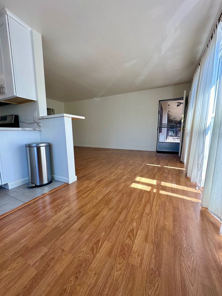 8347 Blackburn Ave #6 - Photo 2 of 18