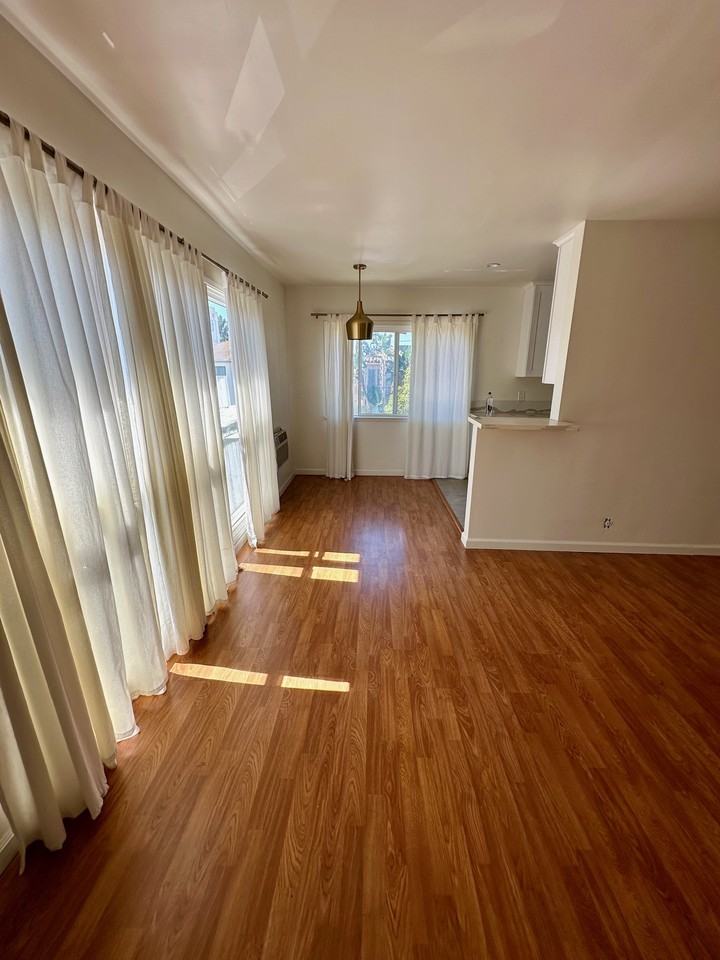 8347 Blackburn Ave #6 - Photo 3 of 18