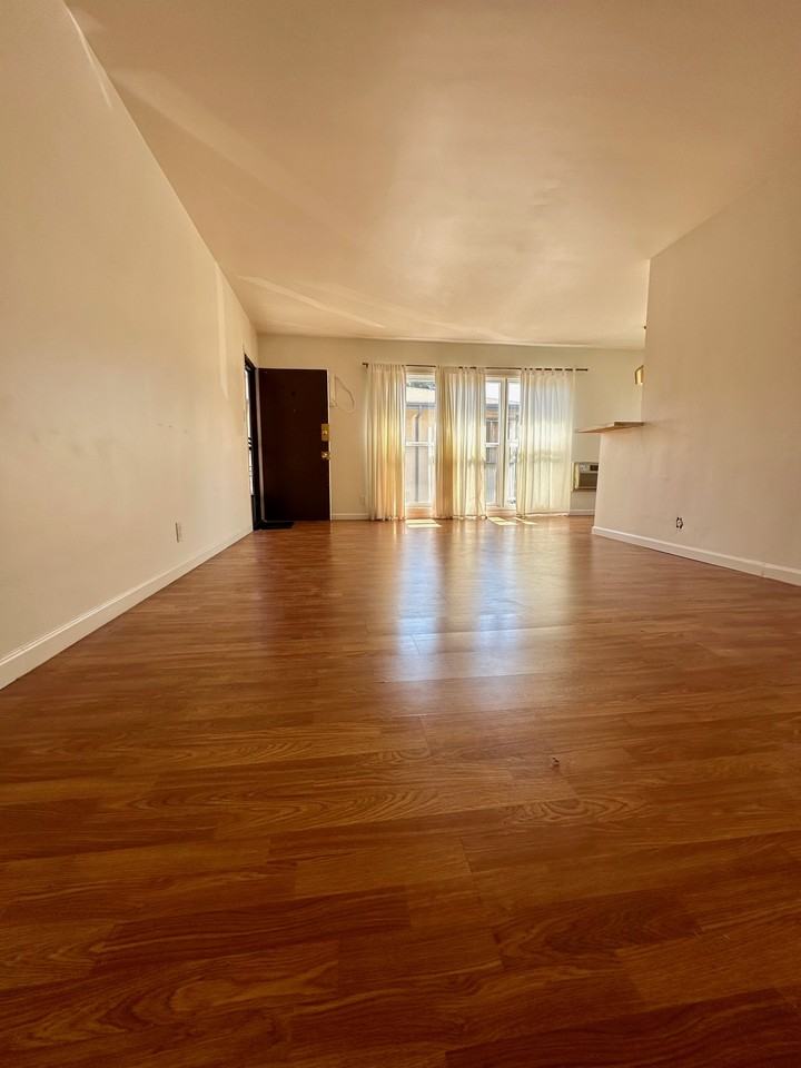 8347 Blackburn Ave #6 - Photo 4 of 18