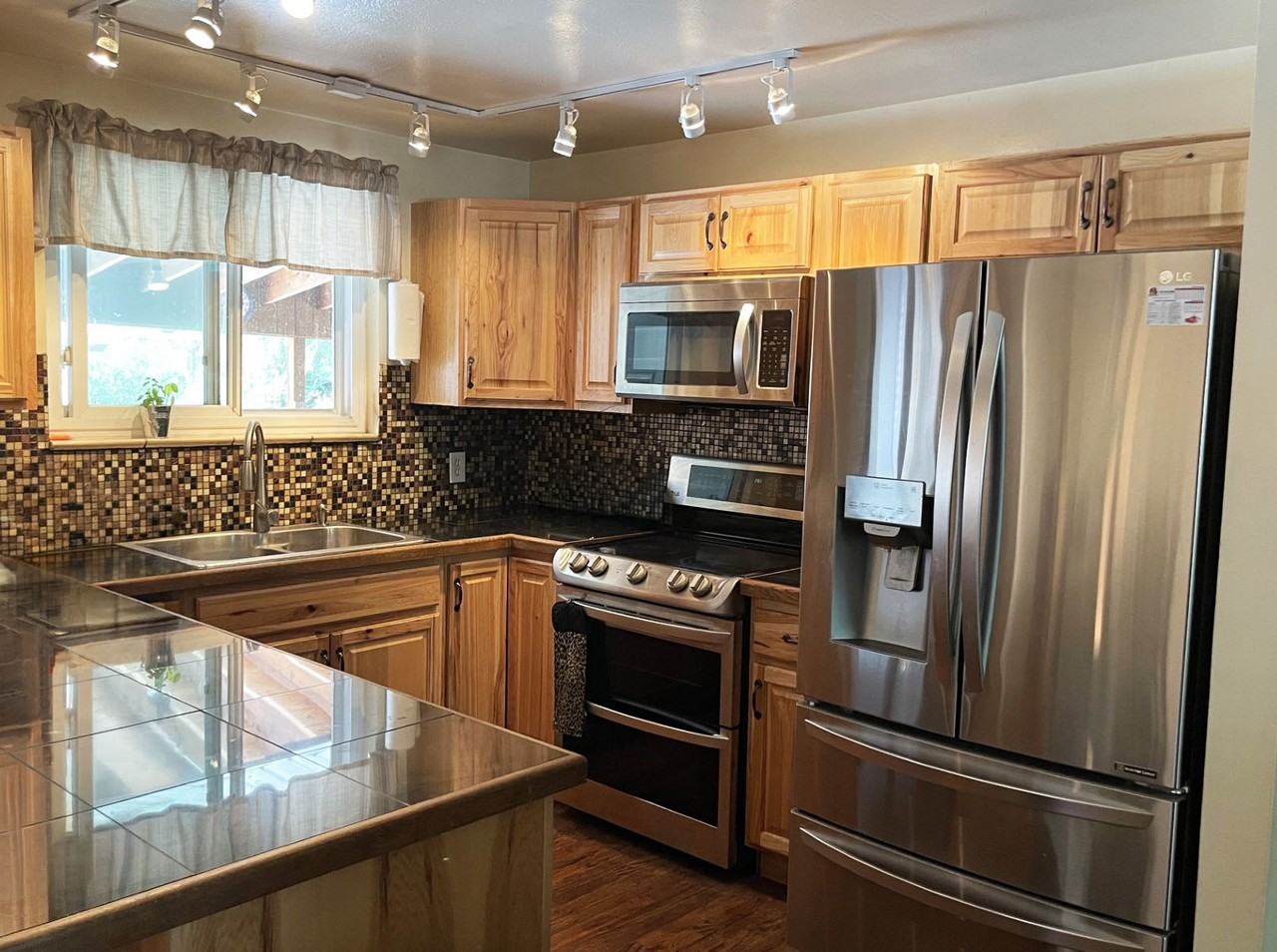 3013 S Ivan Way #NA - Photo 2 of 15