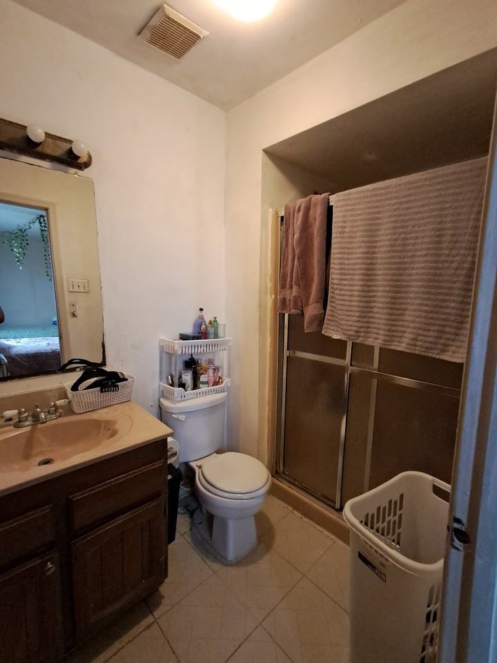 610A N Victoria Ave #NA - Photo 3 of 10