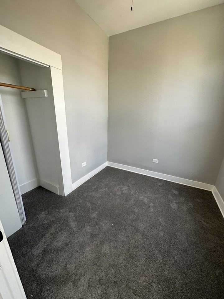 727 E 89th St #2 - Photo 2 of 10