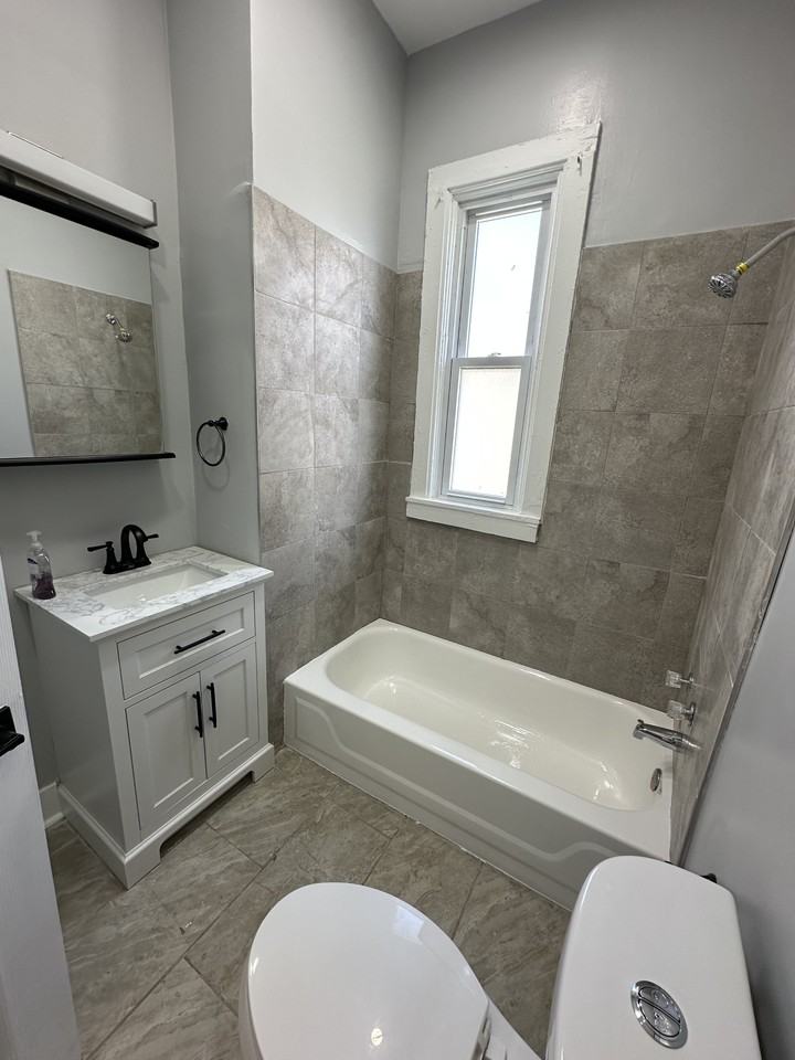 727 E 89th St #2 - Photo 5 of 10