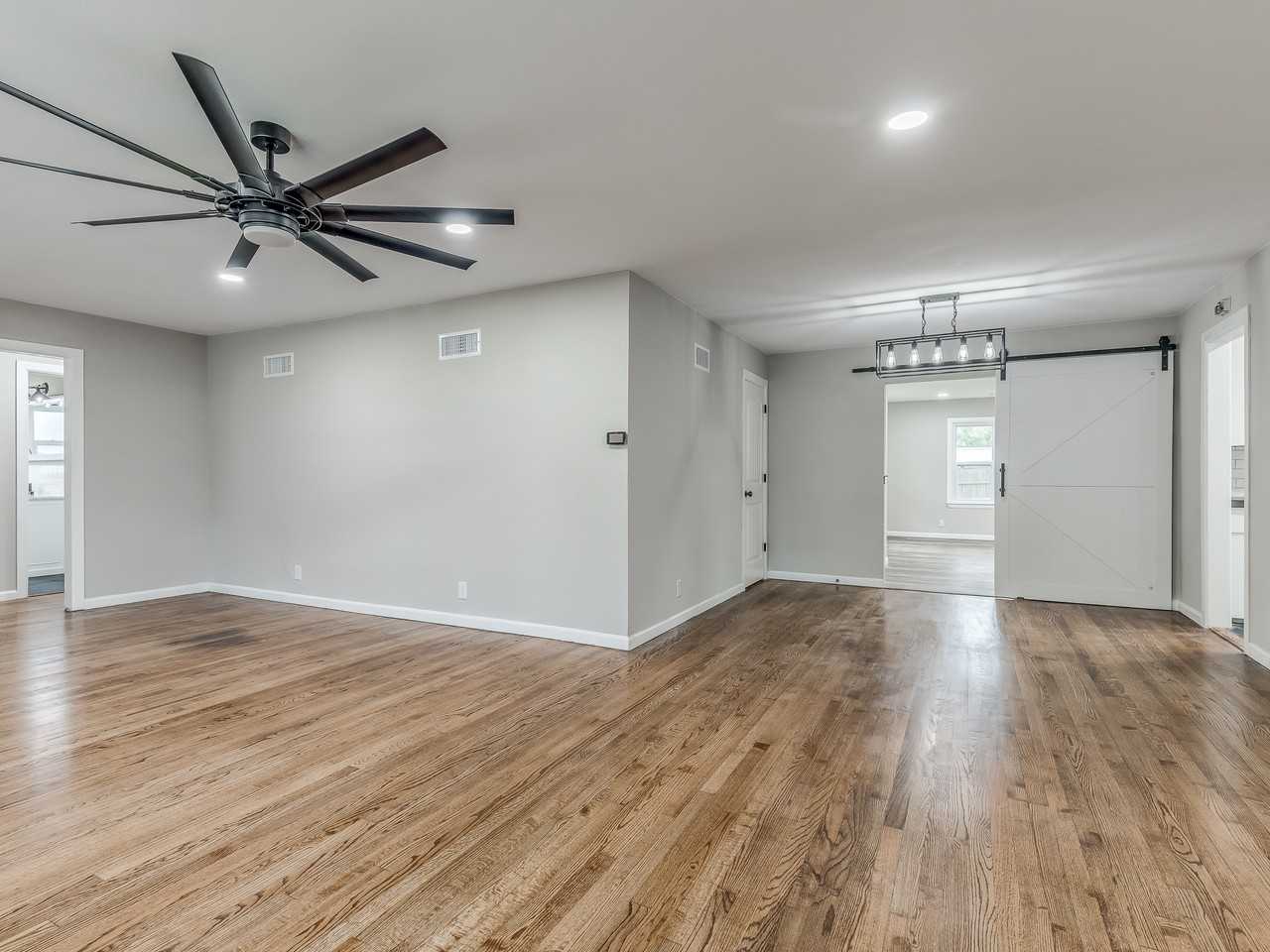 349 Se Rockwood Ave #NA - Photo 4 of 44