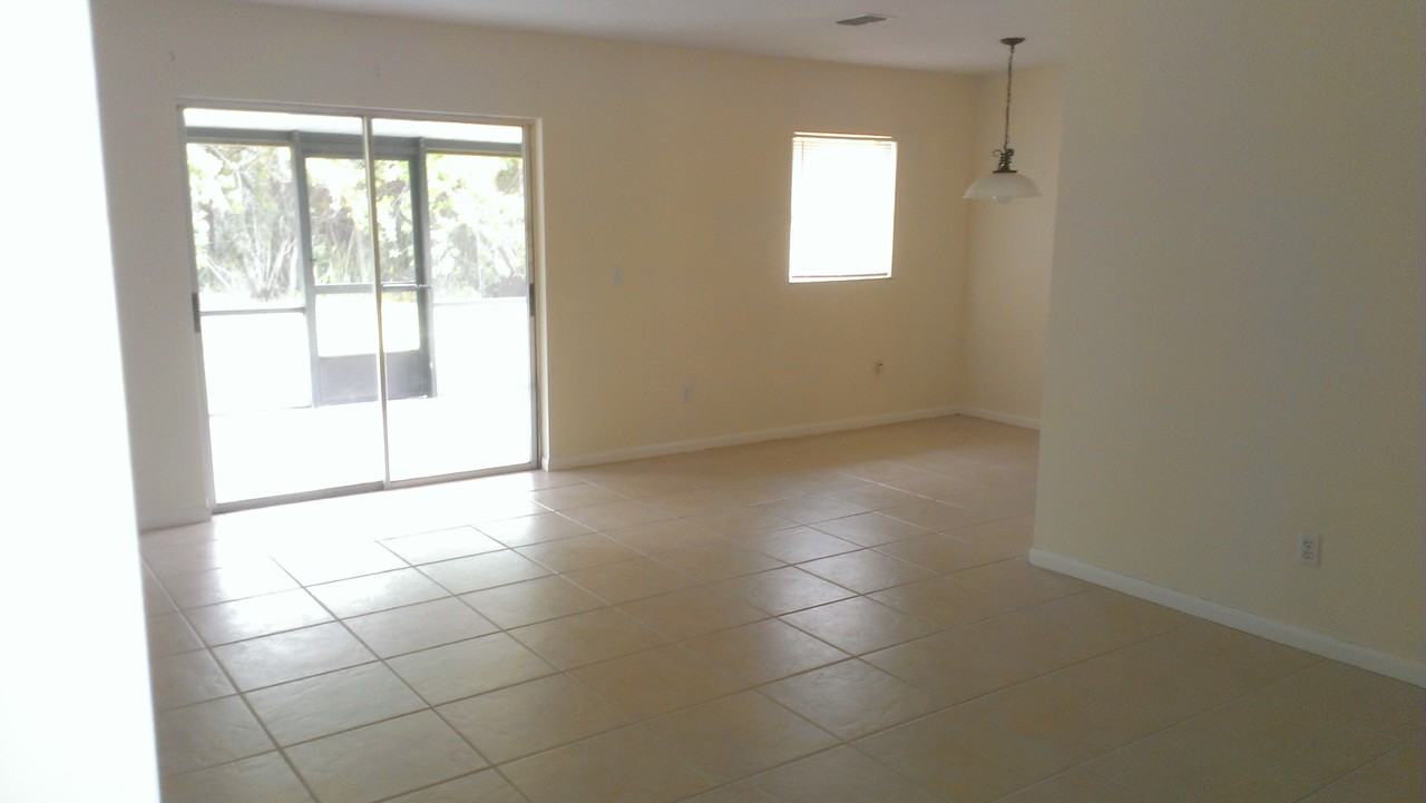 351 Sw Buswell Ave #NA - Photo 4 of 8