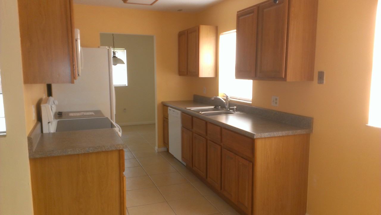 351 Sw Buswell Ave #NA - Photo 6 of 8