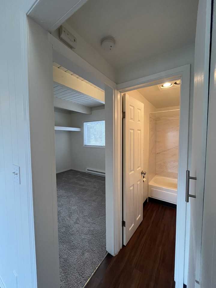 23829 30th Ave S #X - Photo 2 of 4