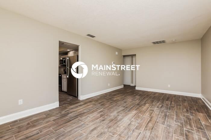 1580 Banks St - Photo 4 of 16