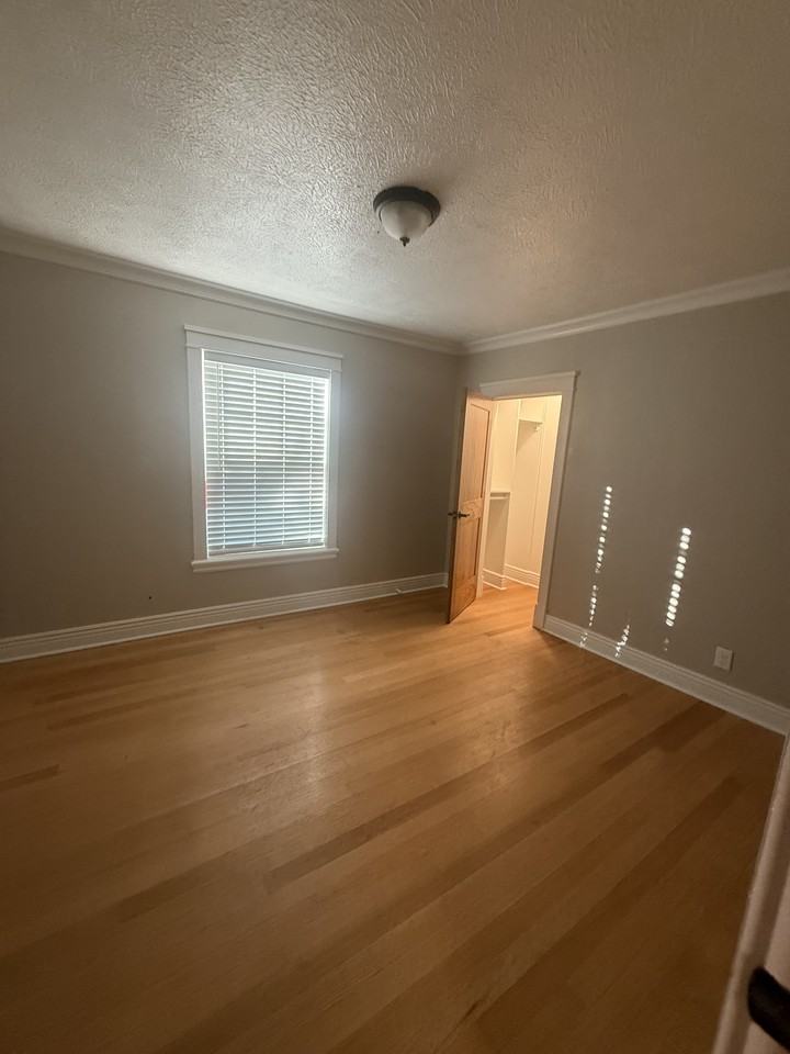 412 Maple St #NA - Photo 2 of 11