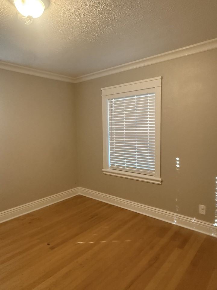 412 Maple St #NA - Photo 5 of 11