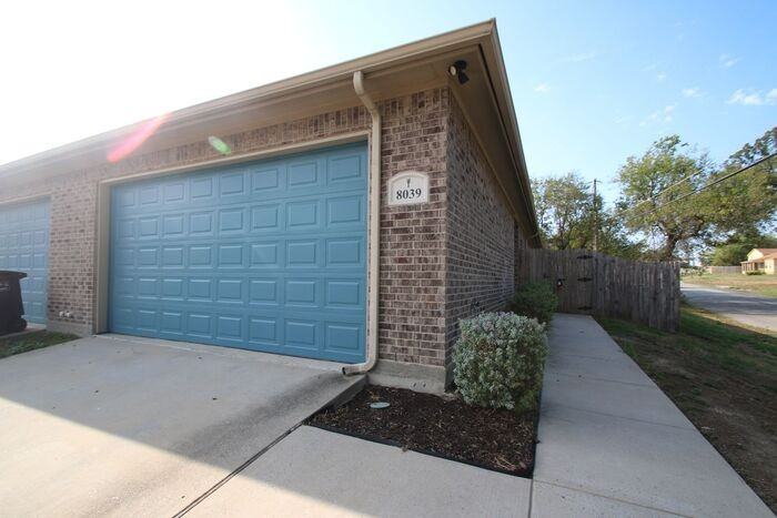8039 Arbor Ave - Photo 5 of 21