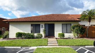 1420 Park Shore Cir #NA - Photo 1 of 1