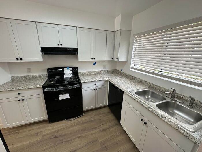 3807 Khayyam Ave - Photo 5 of 10