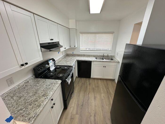 3807 Khayyam Ave - Photo 6 of 10