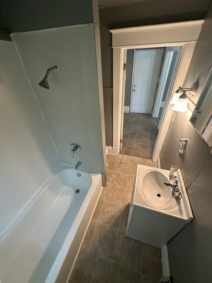 832 W 1st St #1-2 - Photo 2 of 14