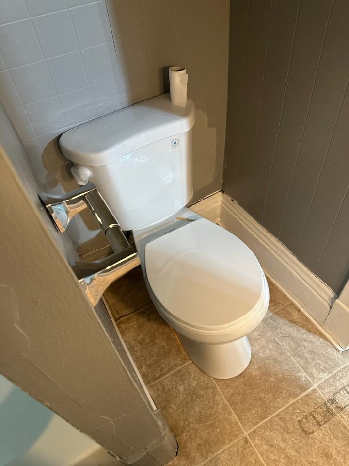 832 W 1st St #1-2 - Photo 7 of 14